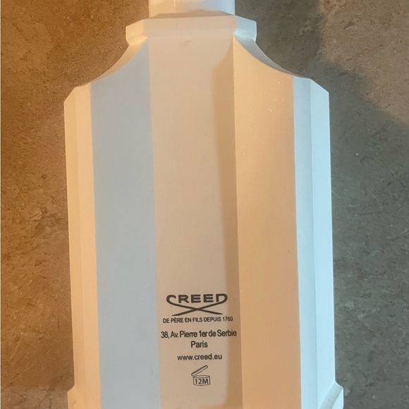 CREED OF LONDON. Love in White. 6.8 oz. Body Lotion. No cap, with box - Picture 7 of 9